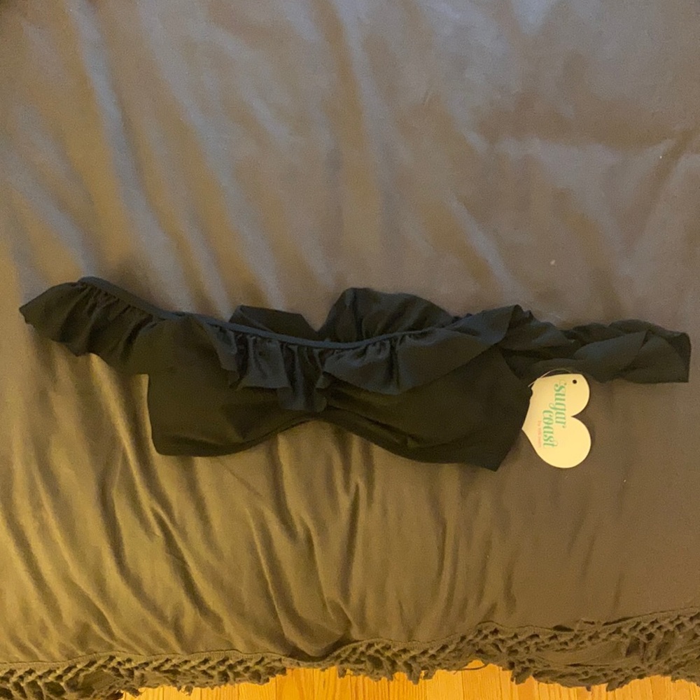 NWT Black ruffle bikini top